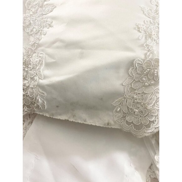 David's Bridal Michaelangelo Lace Trim Beaded Wedding Dress W/Train - 6 - Picture 7 of 15